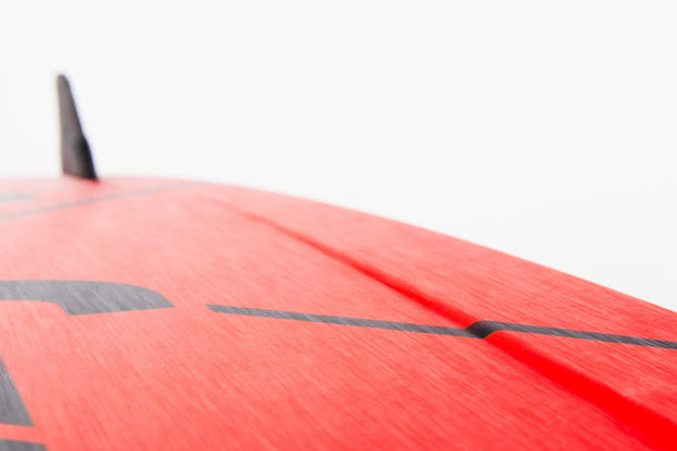 Global Kite Apparel Kitesurfing Gear & Equipment Edge Control Track PRECISION TRACKING The Edge Control Track on the bottom of the board provides excellent grip, better upwind and great tracking abilities of the board